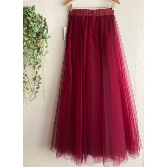 🎉Honey Qiao • Red Maxi High Waist Tulle Skirt - Picture 2 of 11